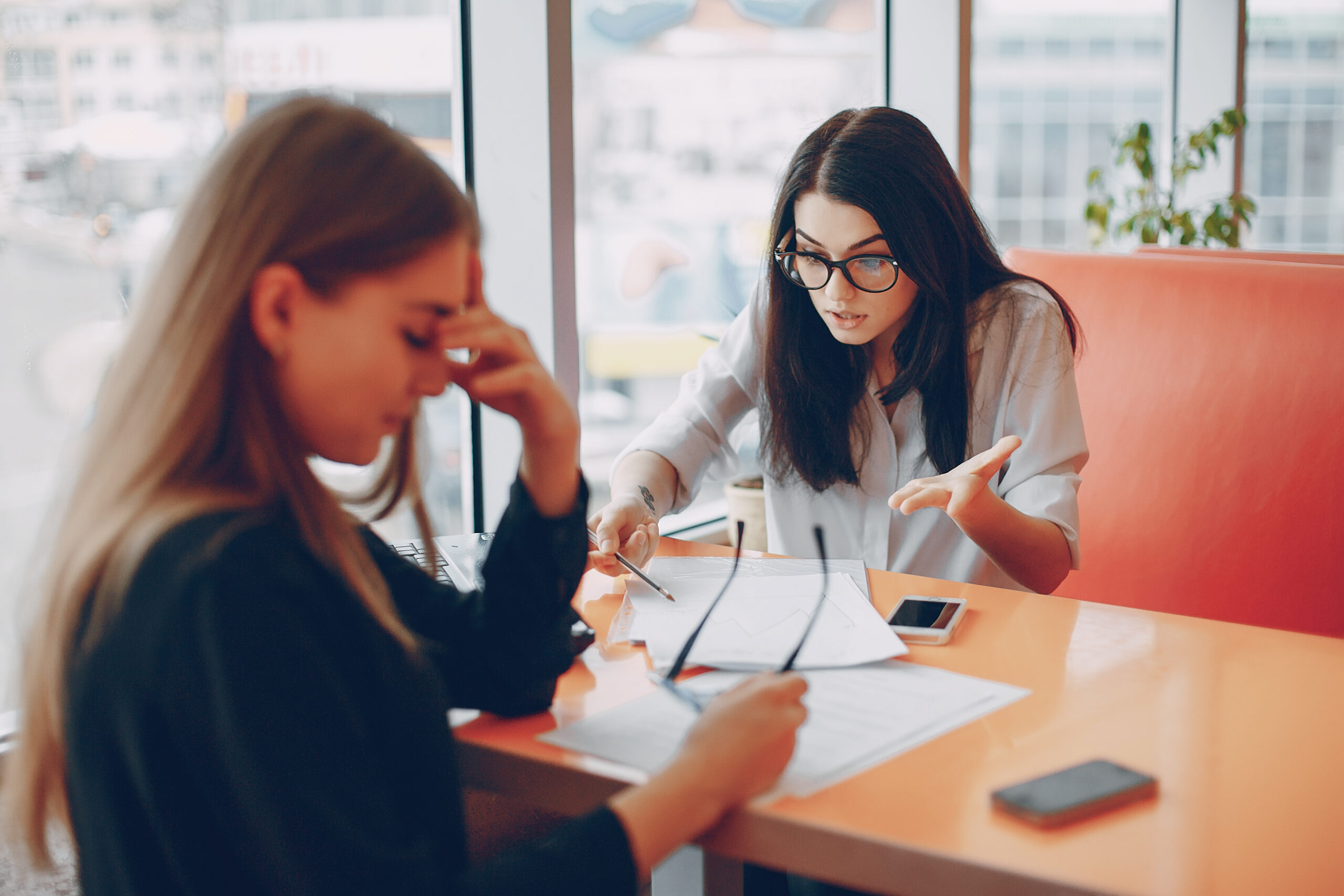 Funcionário problemático na equipe: como identificar quando a substituição é a melhor decisão