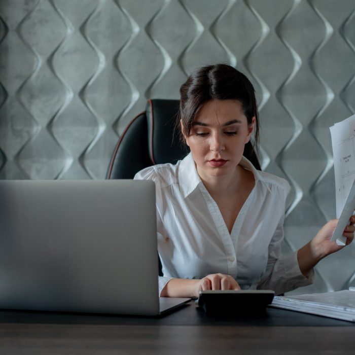 Sua empresa cresce, mas o dinheiro não sobra? O problema pode estar na forma como você lidera